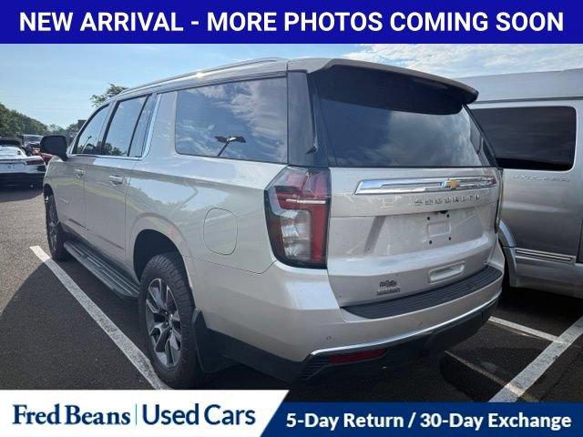 Used 2022 Chevrolet Suburban LT w/ Luxury Package AWD/4WD image 11