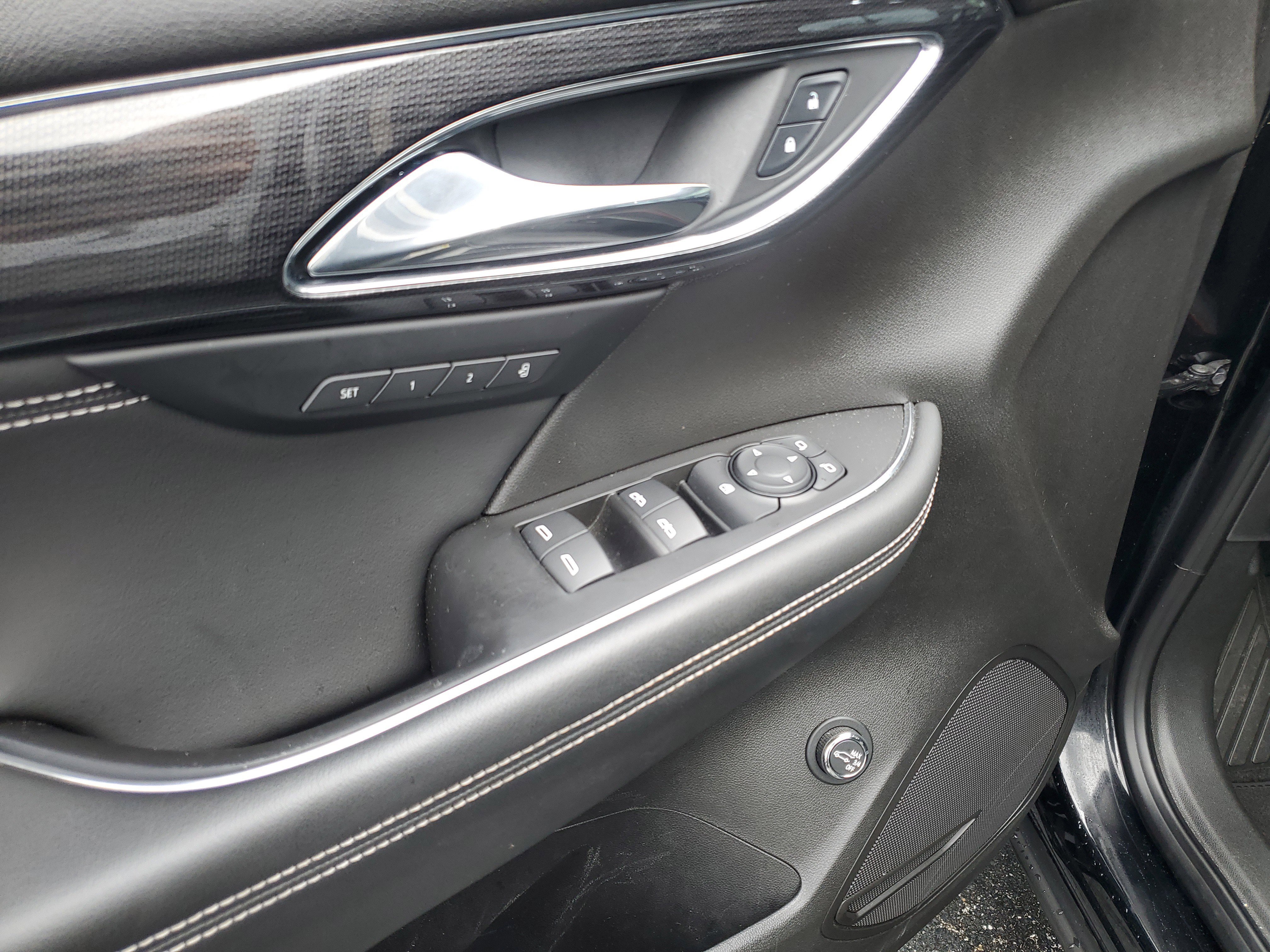 Used 2023 Buick Envision Essence w/ Sport Touring Package image 9