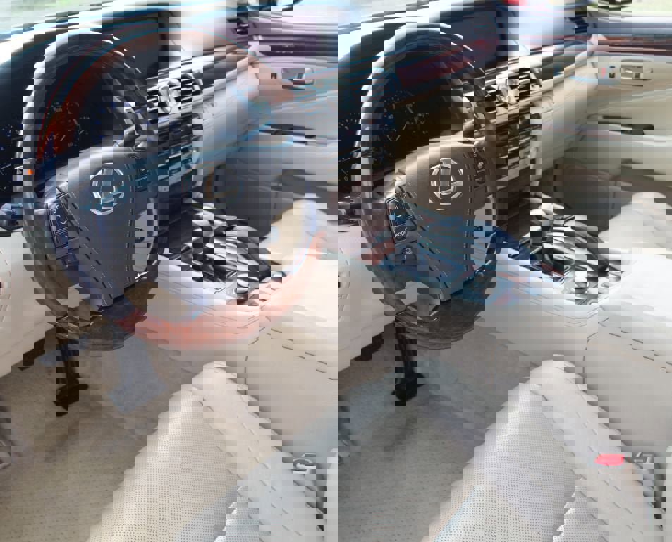 Used 2016 Lexus LS 460 L image 11