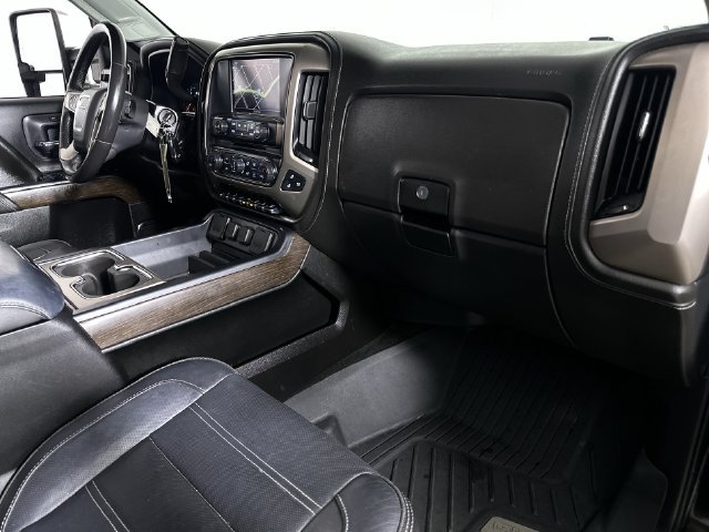 Used 2018 GMC Sierra 2500 Denali w/ Duramax Plus Package AWD/4WD image 30