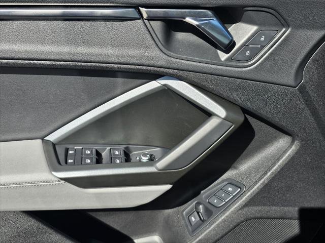 Certified 2025 Audi Q3 2.0T Premium w/ Convenience Package AWD/4WD image 10