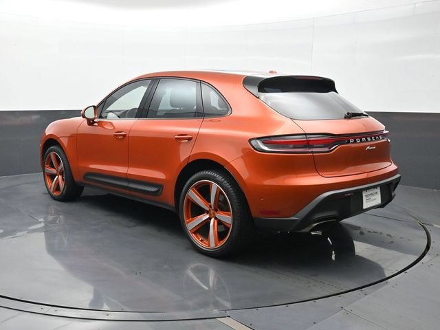 Certified 2023 Porsche Macan AWD/4WD image 3