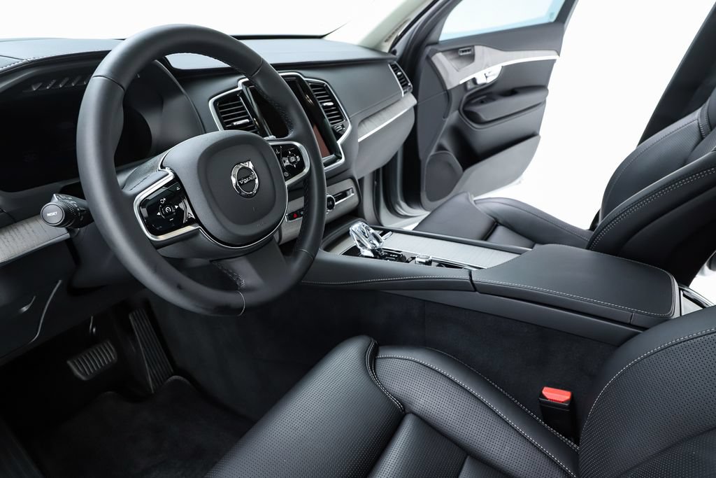 Used 2025 Volvo XC90 B6 Ultra w/ Protection Package AWD/4WD image 59