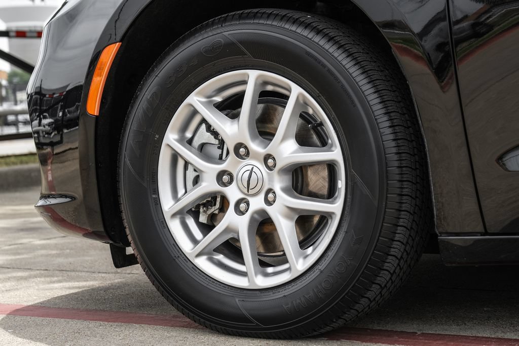 Used 2024 Chrysler Pacifica Touring-L FWD image 69