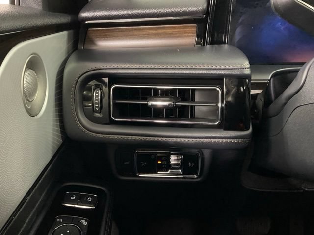 Used 2026 Lincoln Aviator Reserve AWD/4WD image 21