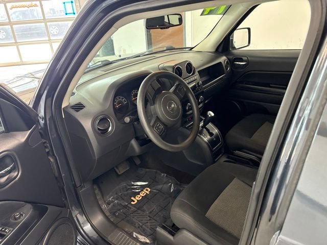 Used 2014 Jeep Patriot Sport w/ Power Value Group AWD/4WD image 12
