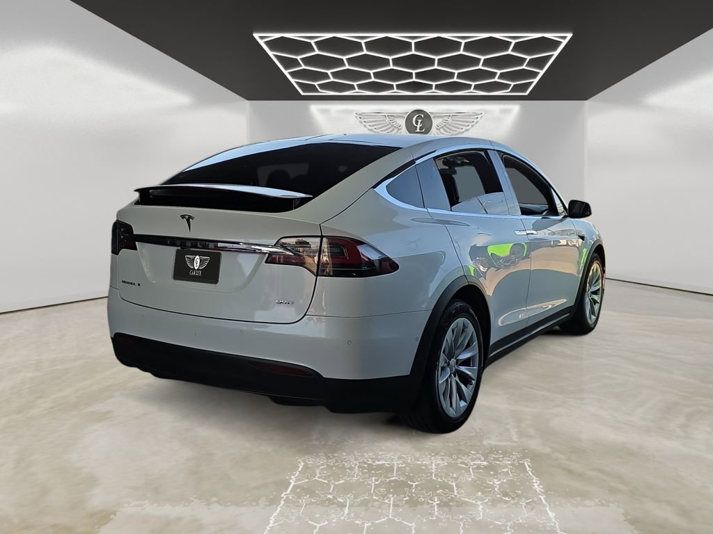 Used 2017 Tesla Model X 90D image 5