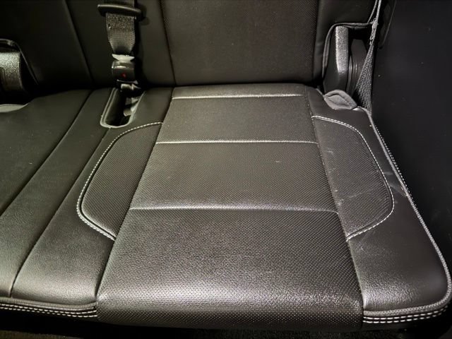 Used 2020 GMC Yukon Denali w/ Denali Premium Package AWD/4WD image 23