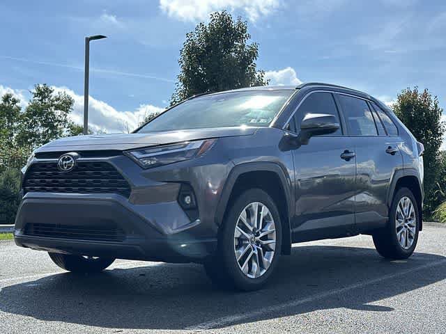 Used 2023 Toyota RAV4 XLE Premium AWD/4WD image 20