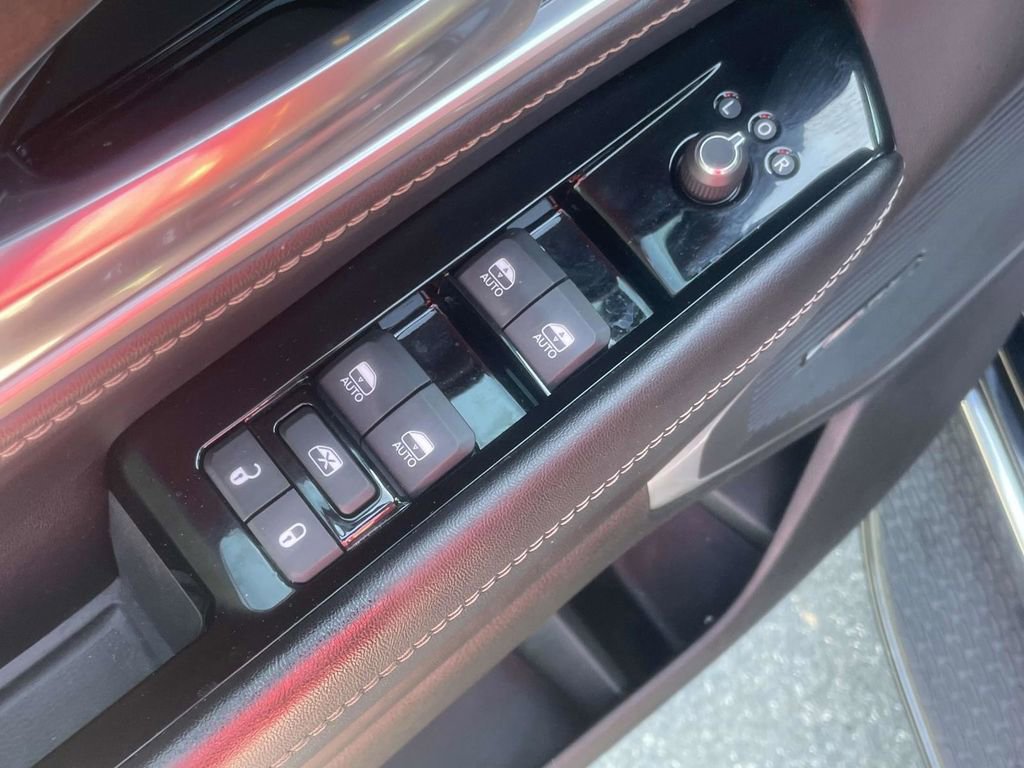 Certified 2023 Jeep Wagoneer 4WD w/ Premium Group I image 30