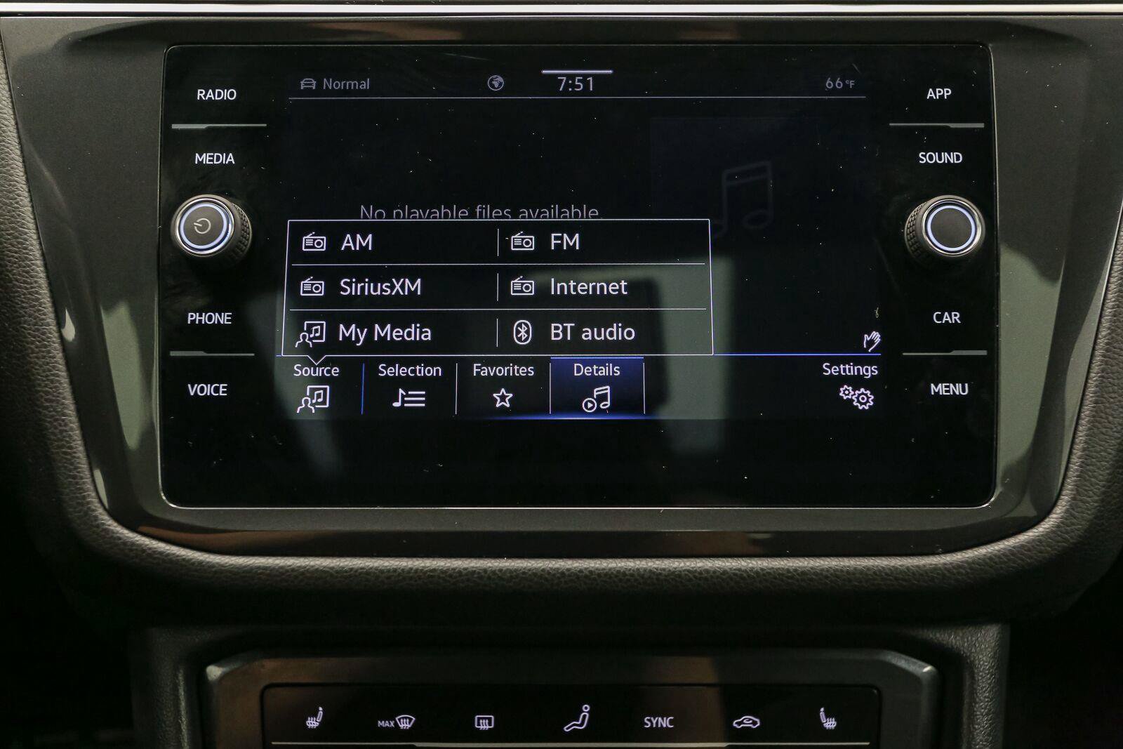 Certified 2024 Volkswagen Tiguan SE R-Line AWD/4WD image 35