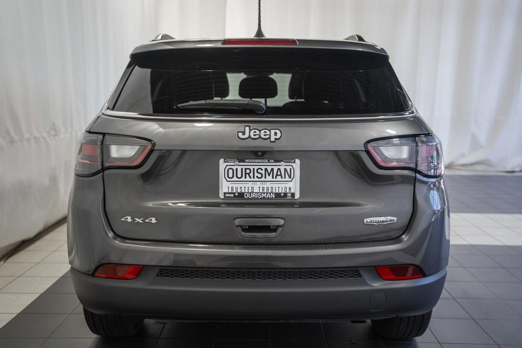 Used 2023 Jeep Compass Latitude w/ Sun and Sound Group AWD/4WD image 5