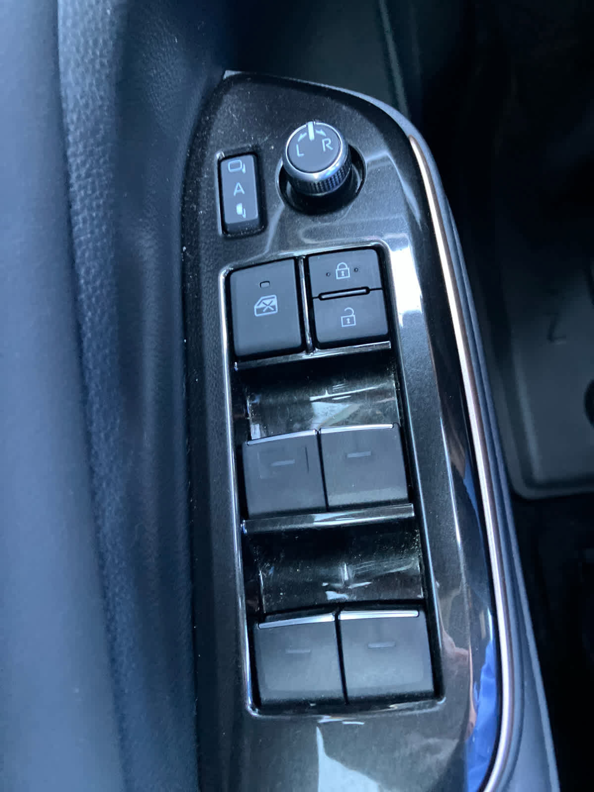 Used 2025 Toyota Crown Signia Limited image 13