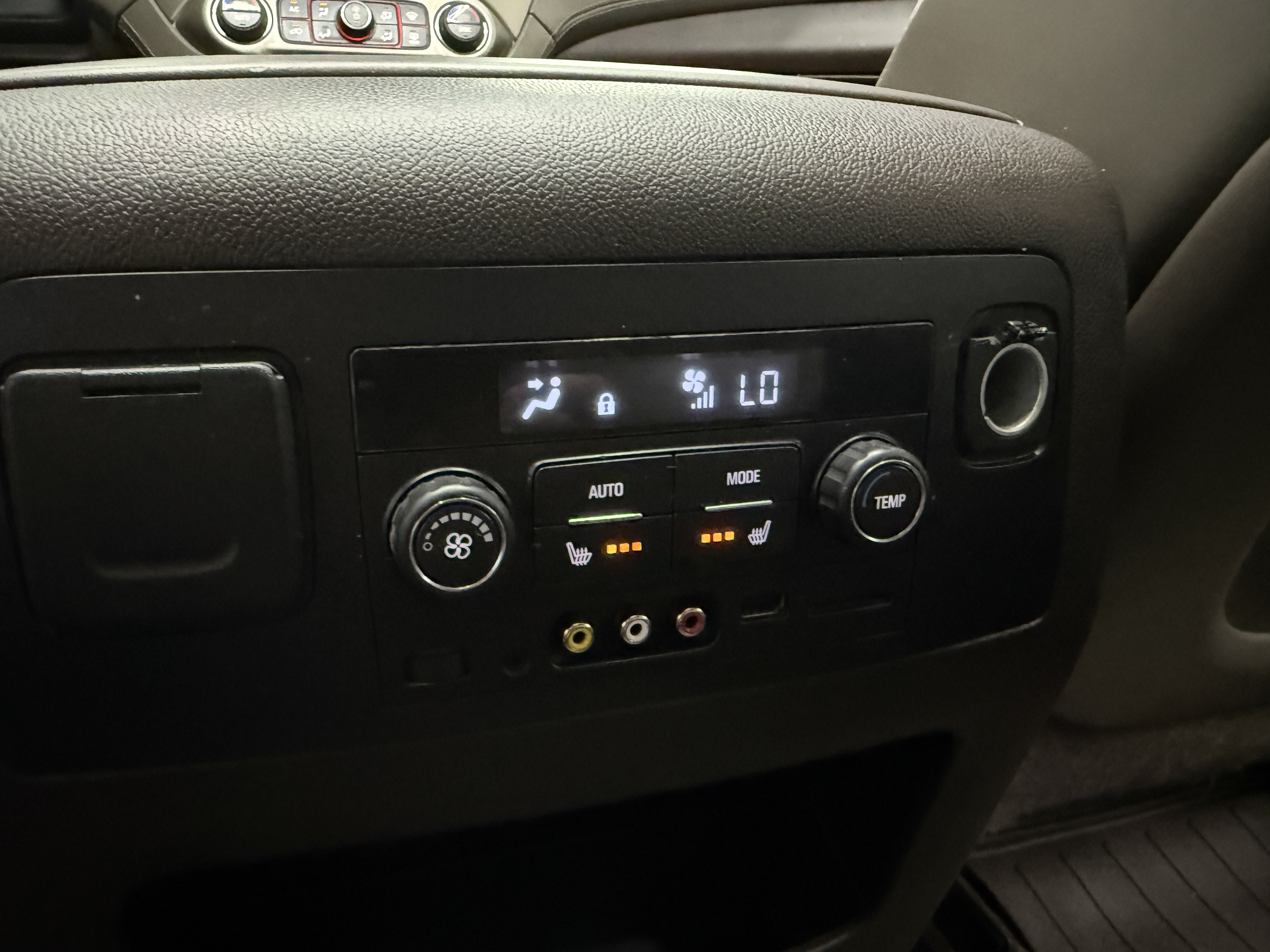 Used 2015 GMC Yukon Denali w/ Open Road Package AWD/4WD image 26