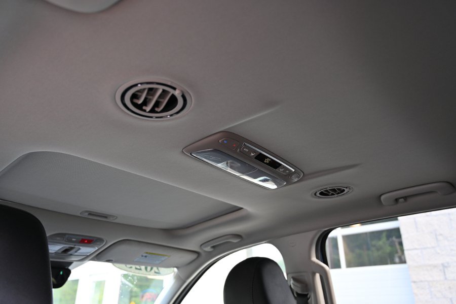 Used 2025 Kia Telluride S FWD image 20