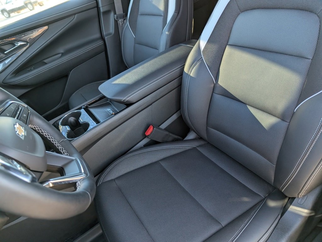 Used 2025 Chevrolet Blazer EV LT image 9