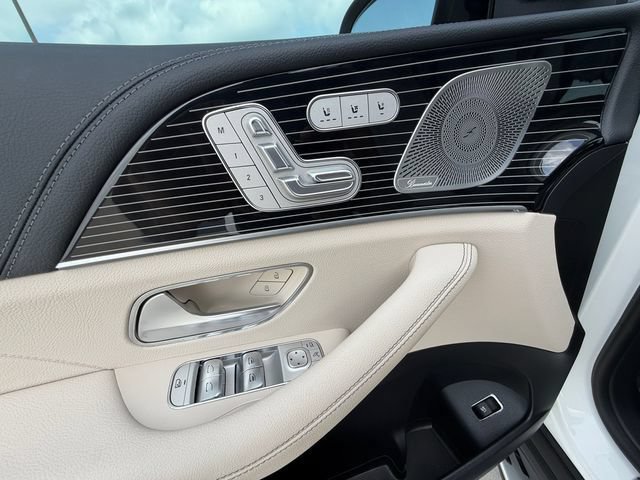 Used 2024 Mercedes-Benz GLS 580 4MATIC w/ Warmth & Comfort Package image 11