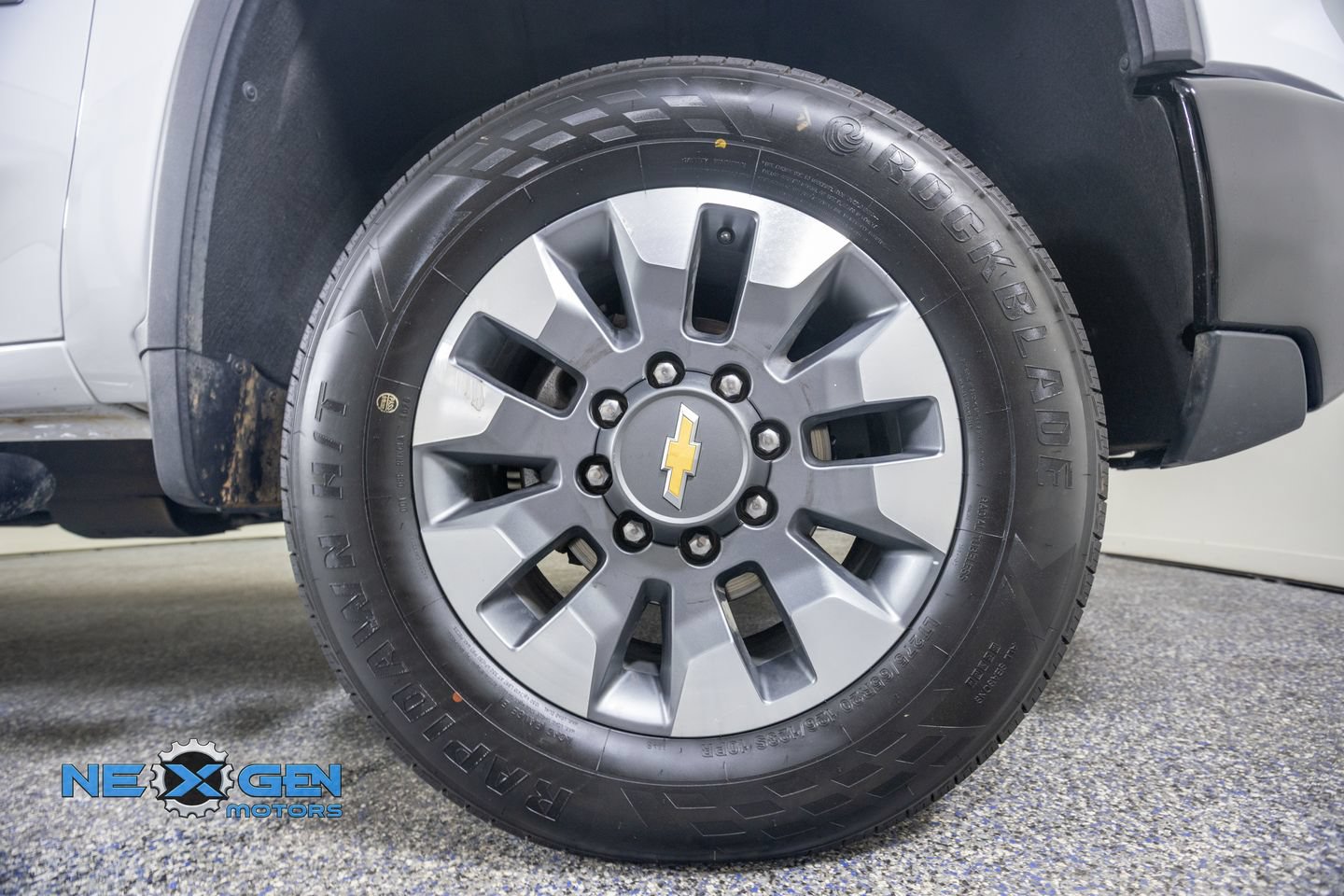 Used 2025 Chevrolet Silverado 2500 Custom w/ Custom Value Package AWD/4WD image 43