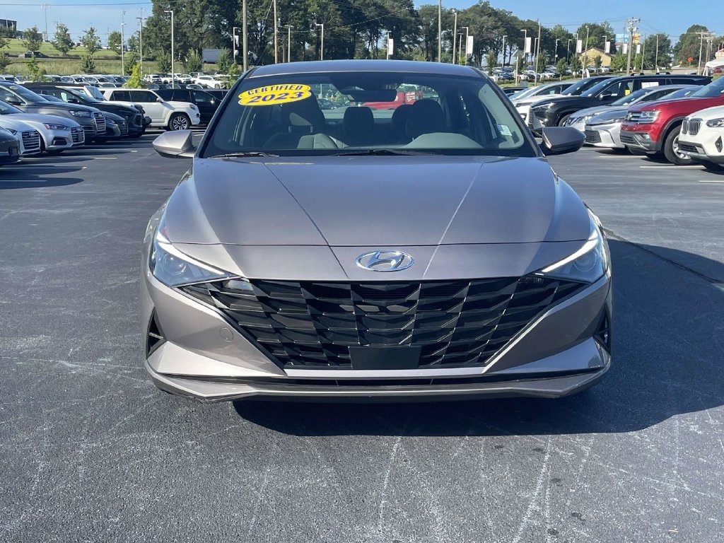Used 2023 Hyundai Elantra SEL w/ Convenience Package FWD image 2