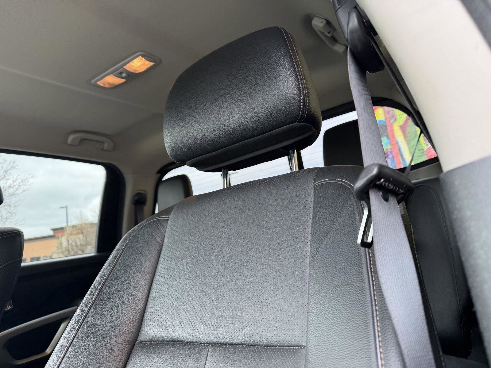 Used 2017 Nissan Titan SL image 11