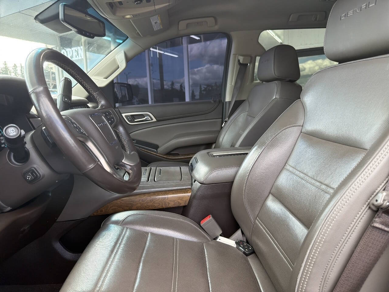Used 2020 GMC Yukon XL Denali RWD image 35