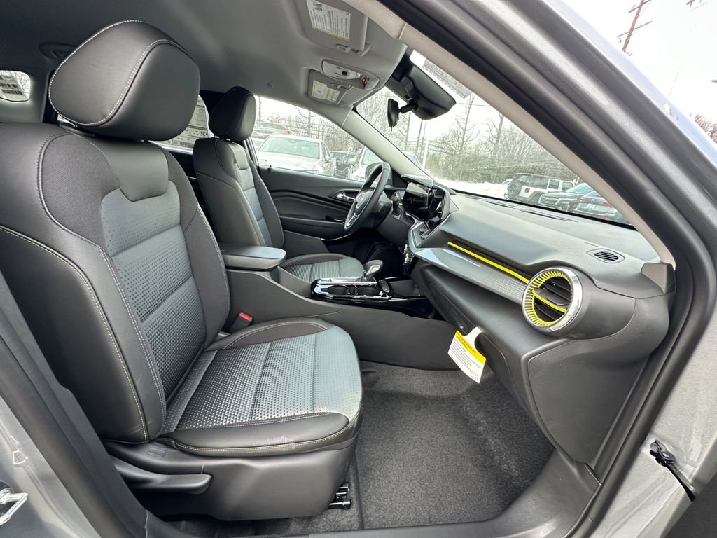 New 2026 Chevrolet Trax LT w/ LT Convenience Package image 22