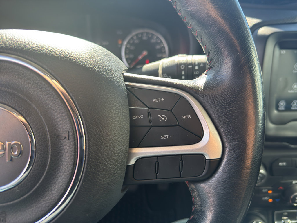 Used 2018 Jeep Renegade Trailhawk w/ Cold Weather Group II image 21