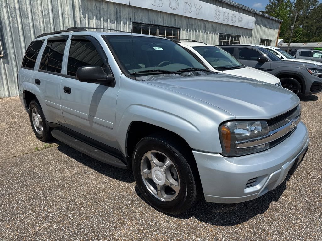 Used 2007 Chevrolet TrailBlazer LS w/ LS Preferred Equipment Group RWD image 2