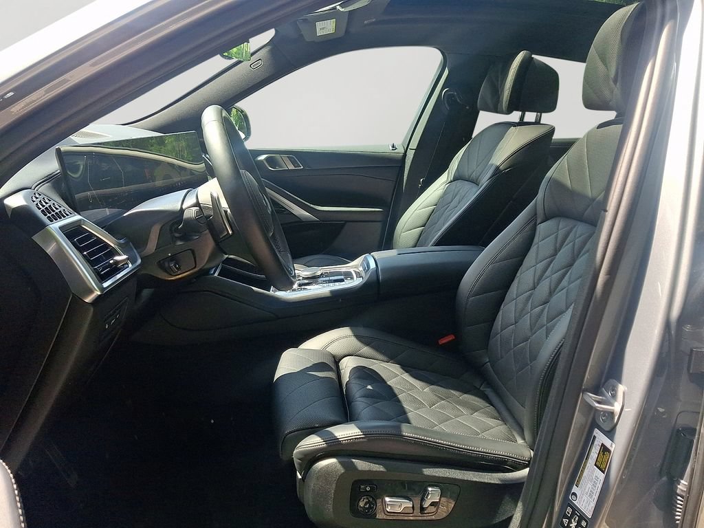Used 2025 BMW X6 xDrive40i w/ Climate Comfort Package AWD/4WD image 14