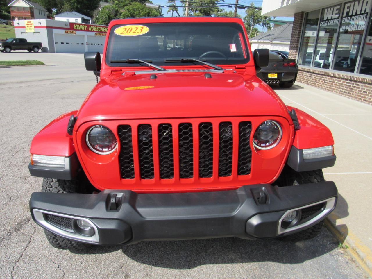 Used 2023 Jeep Gladiator Sport AWD/4WD image 2