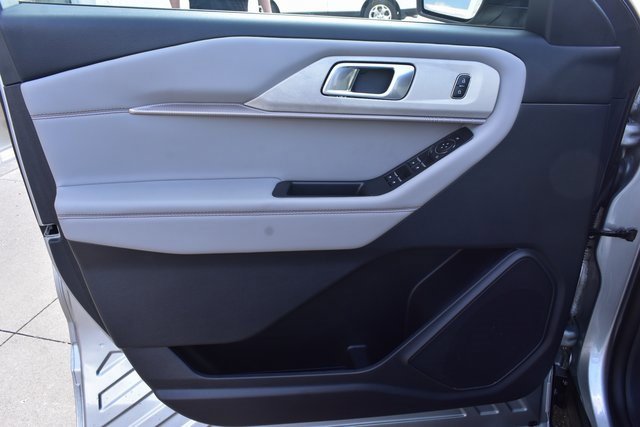 Used 2025 Ford Explorer Active w/ Active Comfort Package image 14