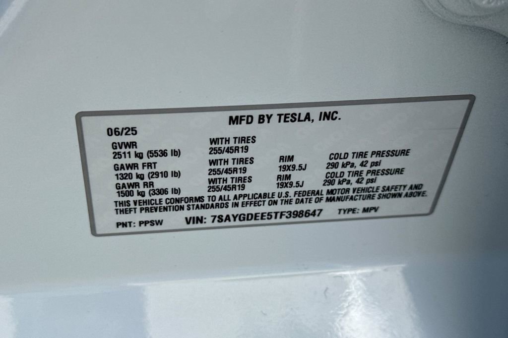 Used 2026 Tesla Model Y Long Range AWD/4WD image 35