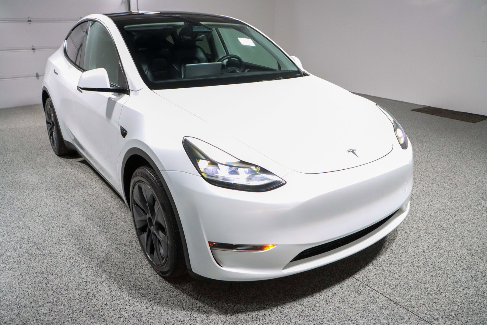 Used 2024 Tesla Model Y Long Range AWD/4WD image 5