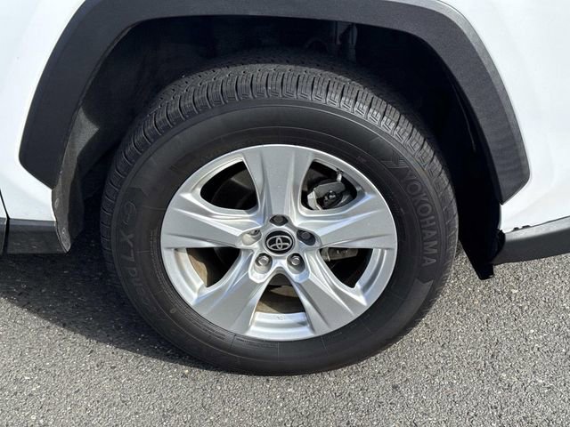 Used 2021 Toyota RAV4 LE image 7