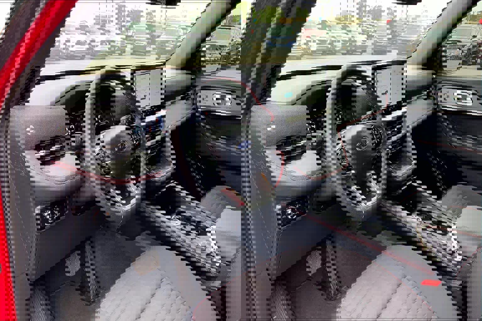 Certified 2025 Ford Explorer ST-Line w/ Premium Package image 17