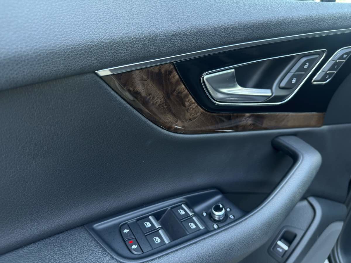 Used 2017 Audi Q7 3.0T Premium Plus AWD/4WD image 24