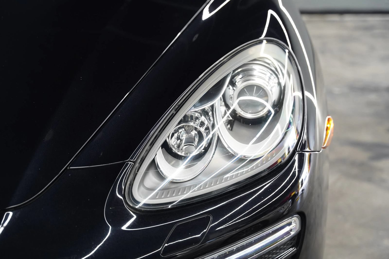 Used 2014 Porsche Cayenne AWD/4WD image 7