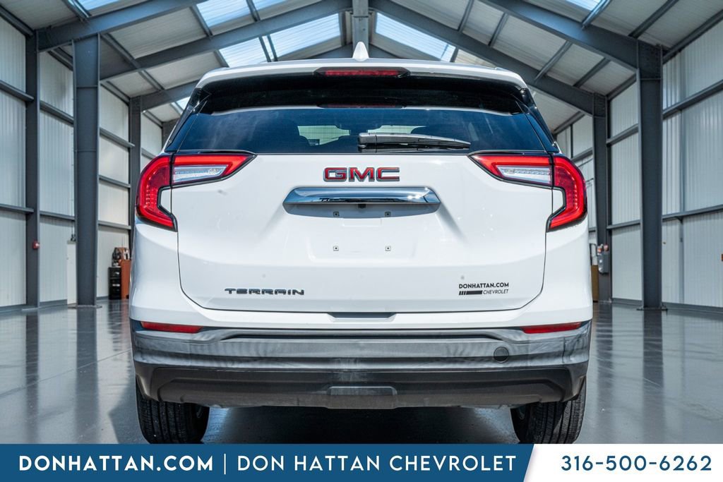 Used 2024 GMC Terrain SLE image 30