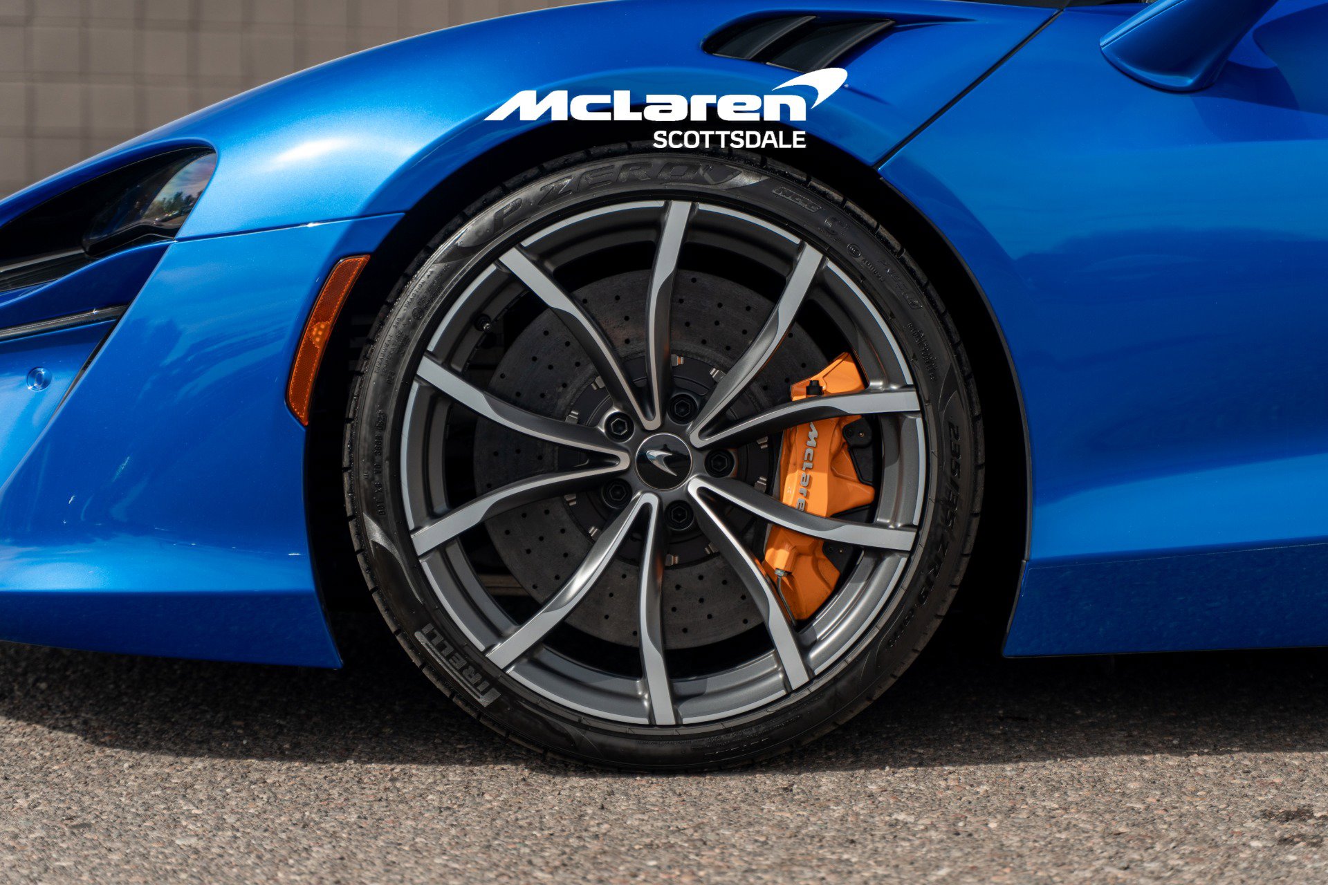 Used 2023 McLaren Artura image 9