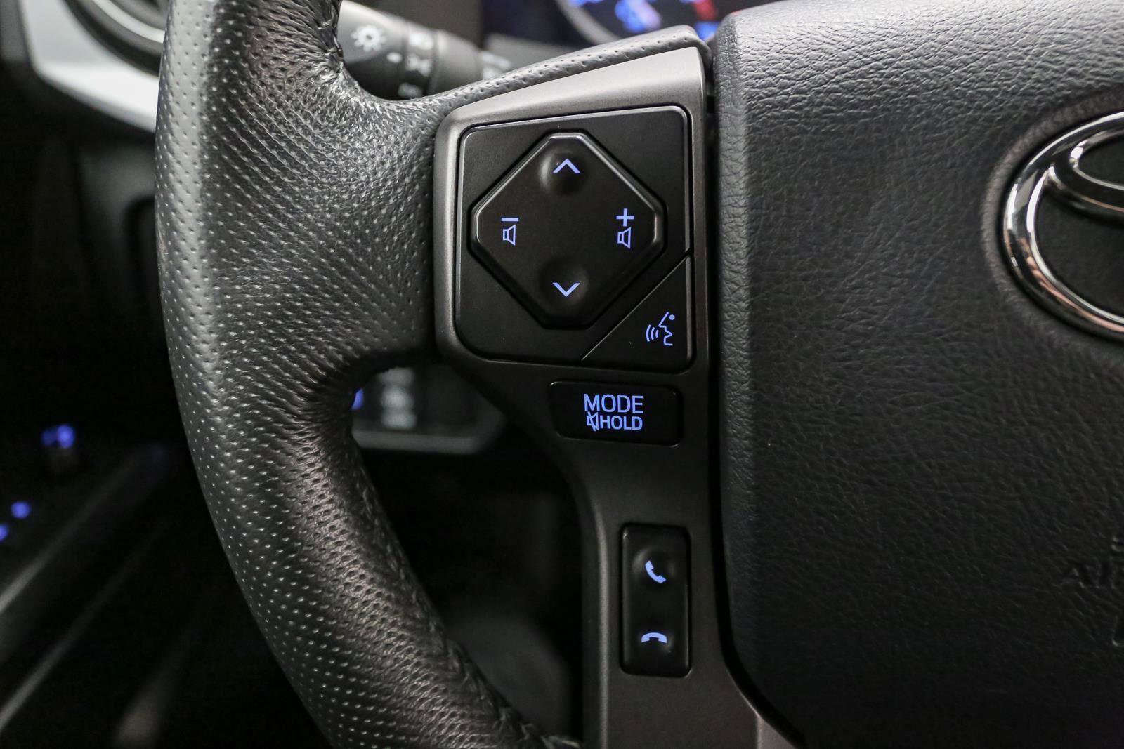 Used 2020 Toyota Tacoma TRD Sport image 32