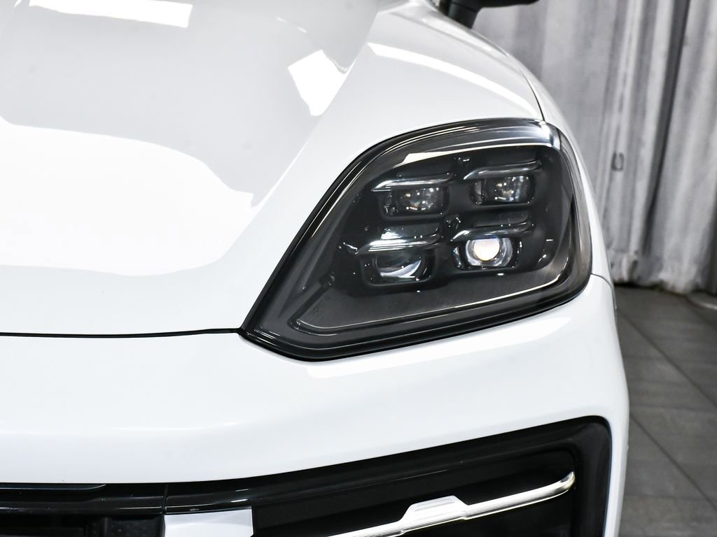 Used 2024 Porsche Cayenne Coupe AWD/4WD image 70