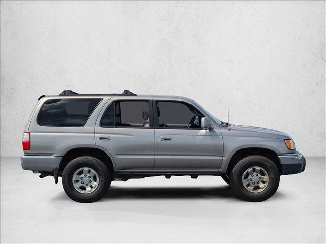 Used 2002 Toyota 4Runner SR5 RWD image 4