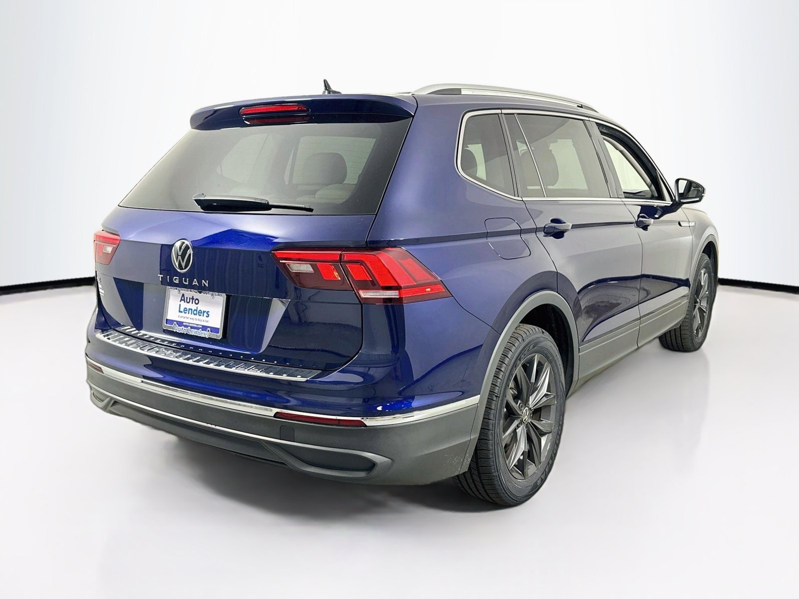 Used 2024 Volkswagen Tiguan SE FWD image 5