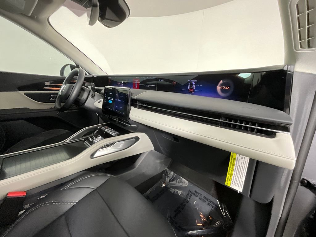 Used 2025 Lincoln Nautilus Premier AWD/4WD image 19