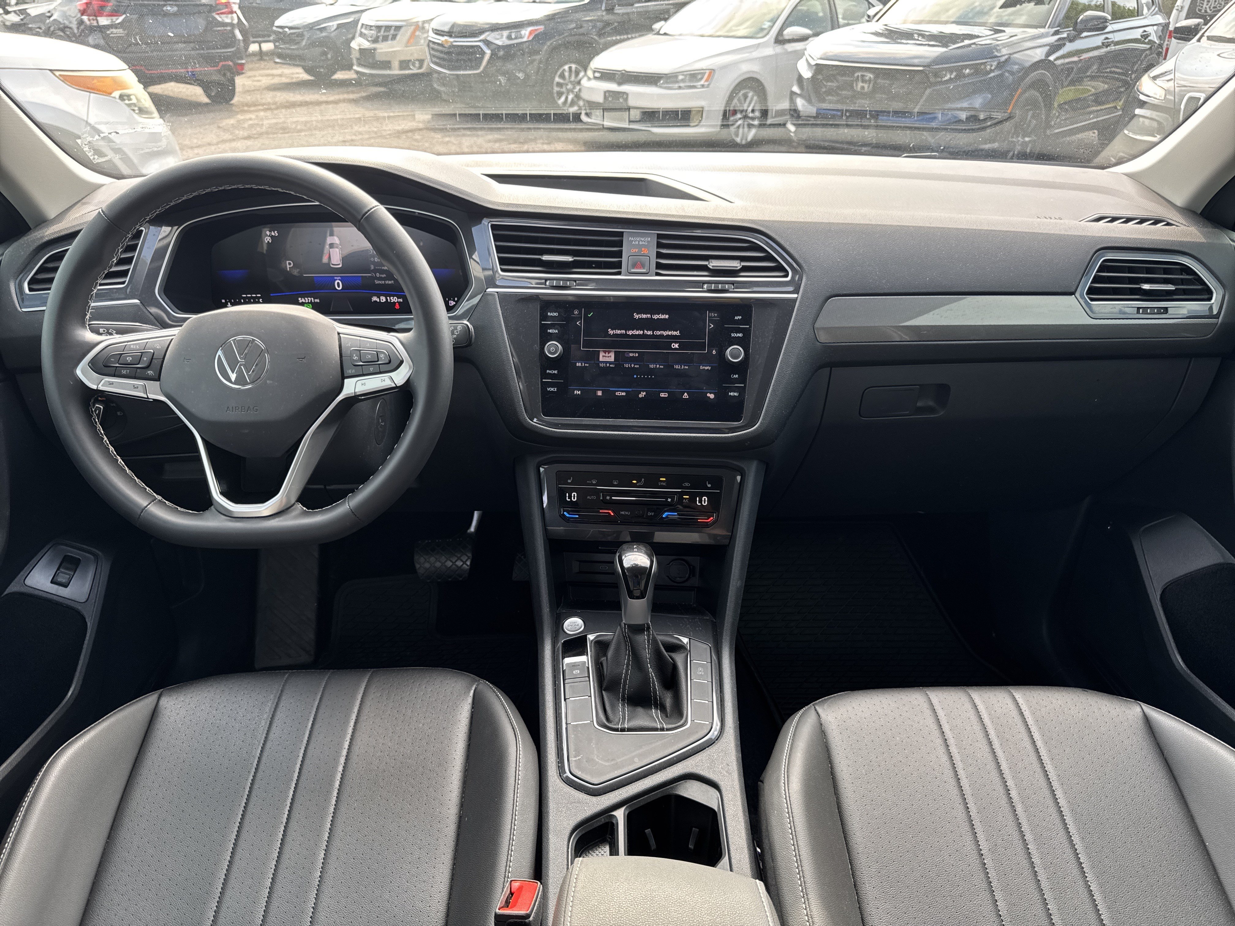 Used 2024 Volkswagen Tiguan SE FWD image 10