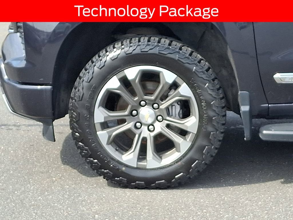Used 2023 Chevrolet Silverado 1500 High Country w/ Technology Package AWD/4WD image 8