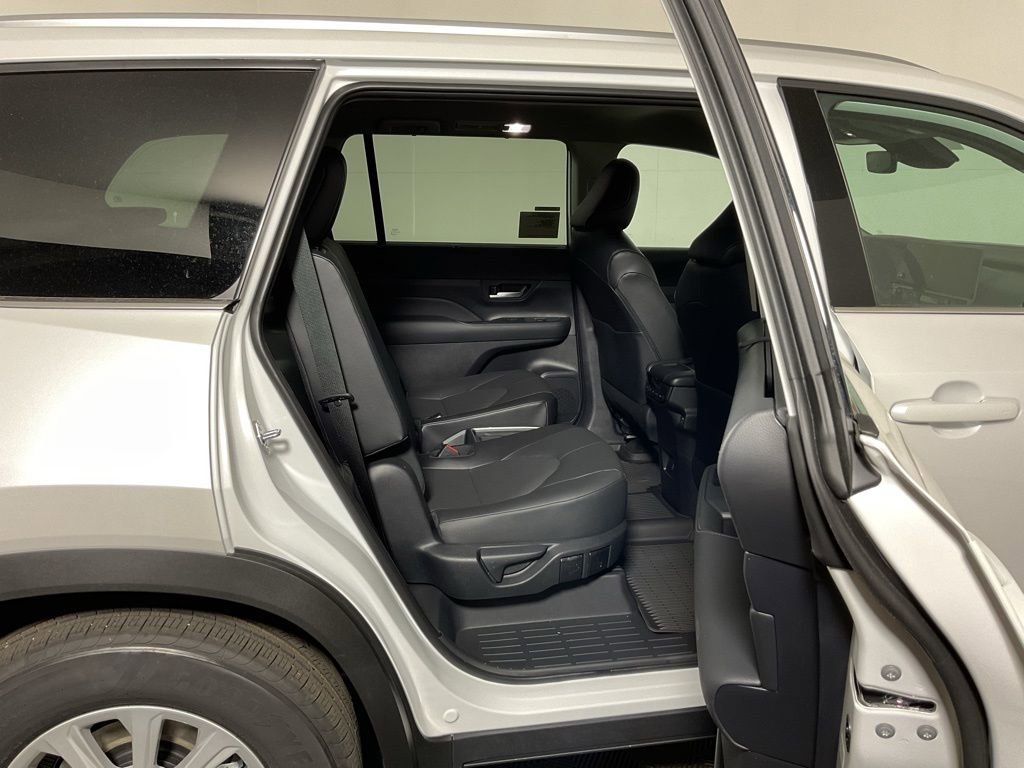 New 2026 Toyota Grand Highlander XLE AWD/4WD image 35