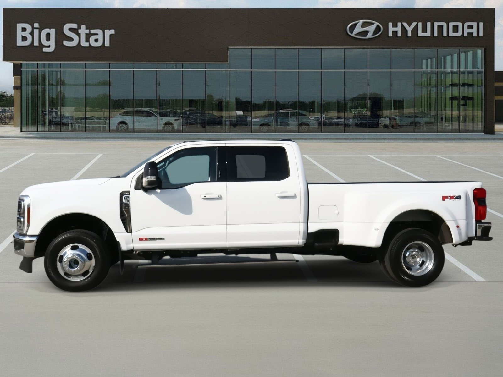 Used 2024 Ford F350 Lariat w/ Lariat Ultimate Package image 2