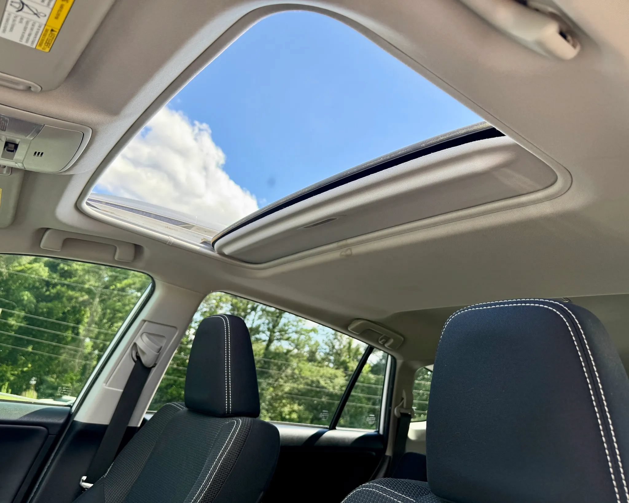 Used 2018 Toyota RAV4 XLE FWD image 19