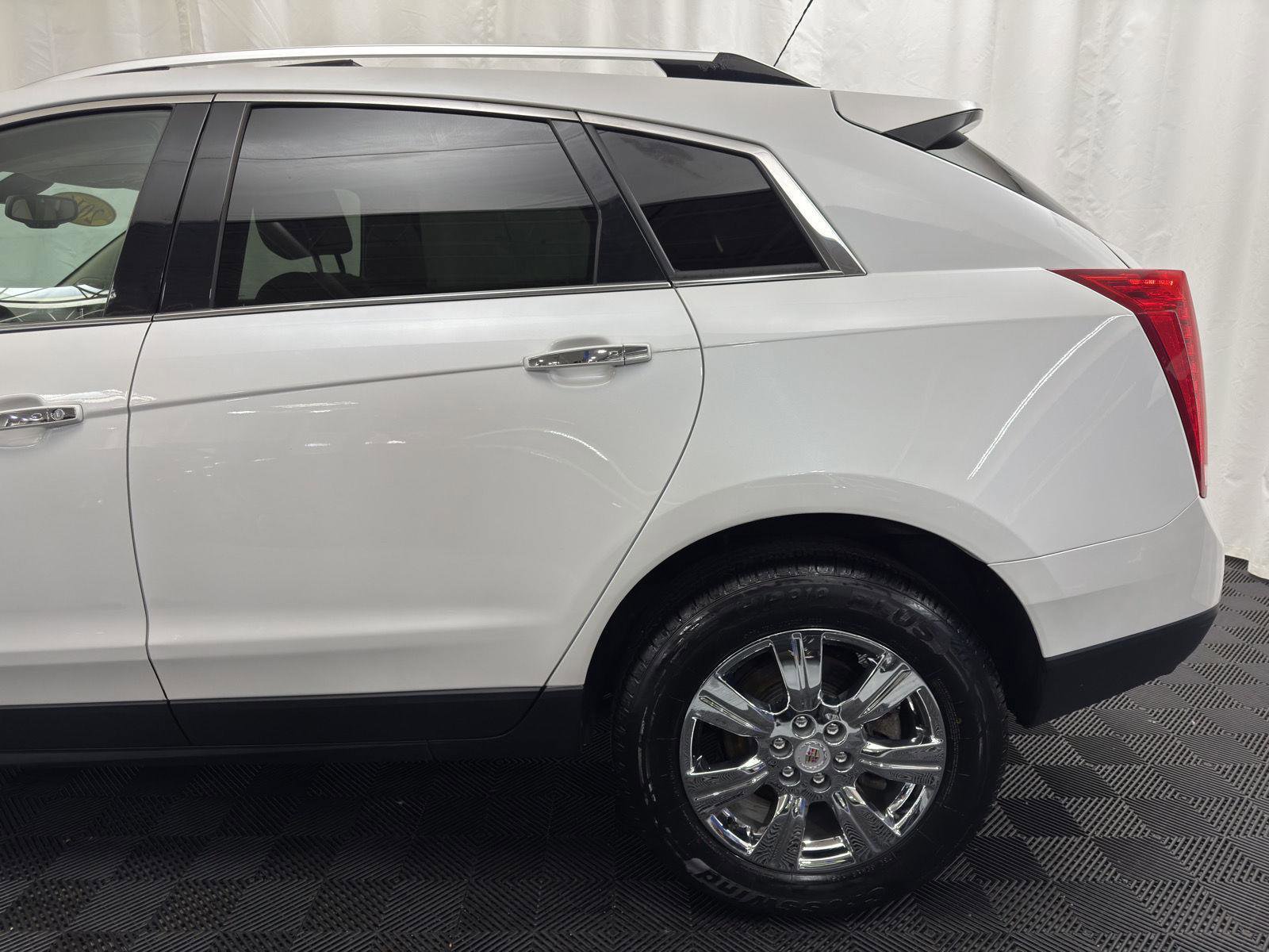 Used 2016 Cadillac SRX Luxury image 7